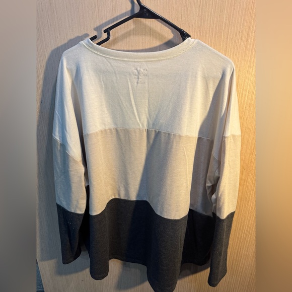 Maurice’s 24/7 Cream Tan and Black Colorblock Long Sleeve Shirt Size 2X - Picture 3 of 3